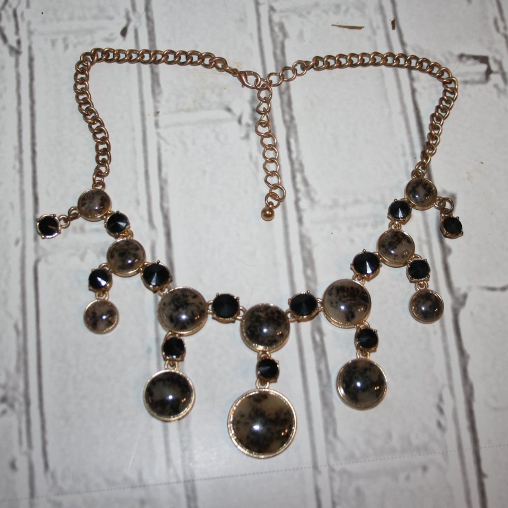 Beautiful gold, black and stone statement bib style necklace 18-20"